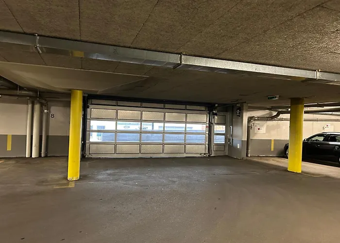 The Window To The Mountains Daire